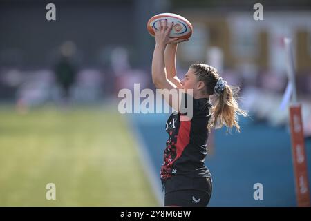 Saracens Women s'échauffent avant le match féminin Allianz premier 15s entre Saracens Women et Trailfinders Women au StoneX Stadium, Londres, Angleterre, le 5 octobre 2024. Photo de Phil Hutchinson. Utilisation éditoriale uniquement, licence requise pour une utilisation commerciale. Aucune utilisation dans les Paris, les jeux ou les publications d'un club/ligue/joueur. Crédit : UK Sports pics Ltd/Alamy Live News Banque D'Images