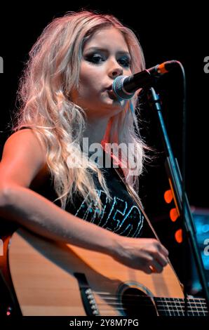 Nina Nesbitt, V2013, Hylands Park, Chelmsford, Essex, Grande-Bretagne - 17 août 2013 Banque D'Images