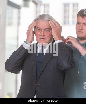 Londres, Angleterre, Royaume-Uni. 6 octobre 2024. Le ministre des Affaires étrangères de l'ombre ANDREW MITCHELL est vu devant BBC ashe apparaît dimanche avec Laura Kuenssberg. (Crédit image : © Tayfun Salci/ZUMA Press Wire) USAGE ÉDITORIAL SEULEMENT! Non destiné à UN USAGE commercial ! Crédit : ZUMA Press, Inc/Alamy Live News Banque D'Images