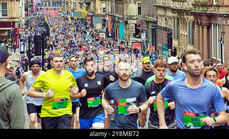 Glasgow, Écosse, Royaume-Uni. 6 octobre 2024. Great Scottish Run part de george Square et fait son chemin à travers la ville. Crédit Gerard Ferry /Alamy Live News Banque D'Images