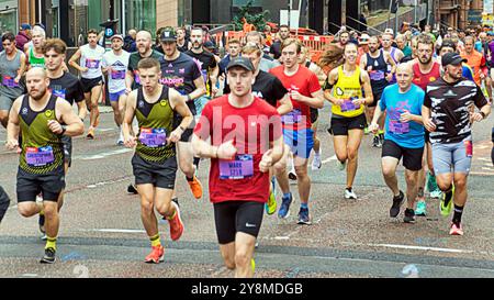 Glasgow, Écosse, Royaume-Uni. 6 octobre 2024. Great Scottish Run part de george Square et fait son chemin à travers la ville. Crédit Gerard Ferry /Alamy Live News Banque D'Images