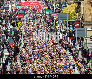 Glasgow, Écosse, Royaume-Uni. 6 octobre 2024. Great Scottish Run part de george Square et fait son chemin à travers la ville. Crédit Gerard Ferry /Alamy Live News Banque D'Images