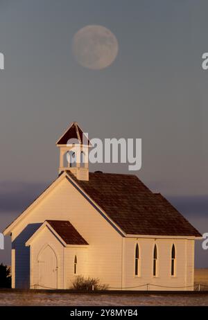 Full Moon Over Super Église Pays Canada Banque D'Images