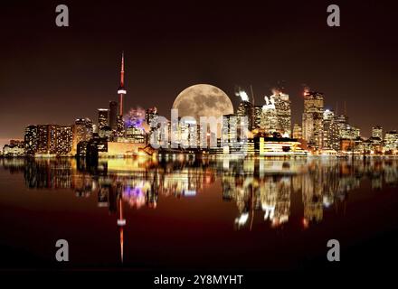 Pleine lune Ville de Toronto Ville Lac Ontario Pier Banque D'Images