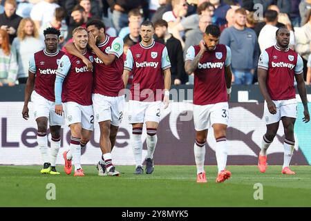 Londres, Royaume-Uni. 05 octobre 2024. L'attaquant du 5West Ham Jarrod Bowen (20 ans) célèbre avoir marqué un but pour 3-1 lors du match de West Ham United FC contre Ipswich Town FC English premier League au London Stadium, Londres, Angleterre, Royaume-Uni le 5 octobre 2024 crédit : Every second Media/Alamy Live News Banque D'Images