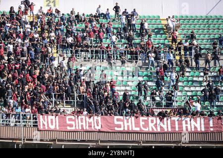 Les supporters AMÉRICAINS de Salernitana lors du Palerme FC vs US Salernitana, match de football italien Serie B à Palerme, Italie, le 06 octobre 2024 Banque D'Images