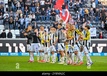 Linz, Autriche. 06 octobre 2024. LINZ, AUTRICHE - 6 OCTOBRE : équipe de LASK lors du match de l'Admiral Bundesliga entre LASK contre SK Austria Klagenfurt au Raiffeisen Arena le 6 octobre 2024 à Linz, Autriche.241006 SEPA 20 092 - 20241006 PD6565 crédit : APA-PictureDesk/Alamy Live News Banque D'Images