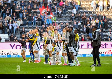 Linz, Autriche. 06 octobre 2024. LINZ, AUTRICHE - 6 OCTOBRE : équipe de LASK lors du match de l'Admiral Bundesliga entre LASK contre SK Austria Klagenfurt au Raiffeisen Arena le 6 octobre 2024 à Linz, Autriche.241006 SEPA 20 095 - 20241006 PD6571 crédit : APA-PictureDesk/Alamy Live News Banque D'Images