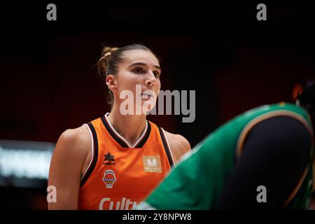 Maria Eraunzetamurgil de Valencia basket lors de la Liga Femenina Endesa saison régulière Round 1 le 6 octobre 2024 au Pabellon Fuente de San Luis à Valence, Espagne. (Photo de Vicente Vidal Fernandez/Sipa USA) crédit : Sipa USA/Alamy Live News Banque D'Images