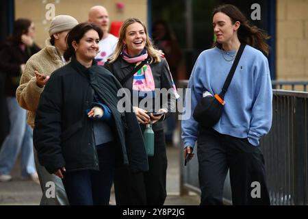 Londres, Royaume-Uni. 6 octobre 2024. Supporters féminins lors du match de la FA Womens National League Division One Sud-est entre Dulwich Hamlet et Actonians à Champion Hill. Crédit : Liam Asman/Alamy Live News Banque D'Images