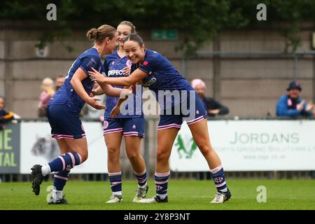 Londres, Royaume-Uni. 06 octobre 2024. Londres, Angleterre, 6 octobre 2024 : Jodie Lodge (2 Dulwich Hamlet) célèbre le but lors du match de la FA Womens National League Division One South East entre Dulwich Hamlet et Actonians à Champion Hill à Londres, Angleterre. (Liam Asman/SPP) crédit : SPP Sport Press photo. /Alamy Live News Banque D'Images