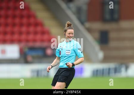 Brisbane Road, Londres, Royaume-Uni. 6 octobre 2024. Football de Super League pour femme, Tottenham Hotspur contre Liverpool ; arbitre Kirsty Dowle Credit : action plus Sports/Alamy Live News Banque D'Images