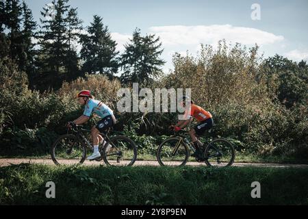 Marianne vos (pays-Bas) et Lotte Kopecky (Belgique) participent aux Championnats du monde de gravier UCI féminin à Louvain. Banque D'Images