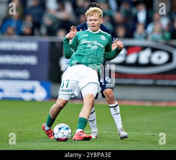 Viborg, Danemark. 06 octobre 2024. Jakob Vester de Viborg contre Eric Kahl d'AGF dans le match de super ligue entre Viborg FF et AGF à l'Energi Viborg Arena, dimanche 6 octobre 2024. (Photo : Henning Bagger /Ritzau Scanpix) crédit : Ritzau/Alamy Live News Banque D'Images