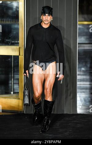 New York, États-Unis. 10 octobre 2024. L'acteur Alexis de la Rosa est vu sur la passerelle du défilé de mode Luar lors du défilé de mode collections printemps été 2025 à la Fashion week de New York à New York, NY, le 10 septembre 2024 (photo de Jonas Gustavsson/Sipa USA) crédit : Sipa USA/Alamy Live News Banque D'Images