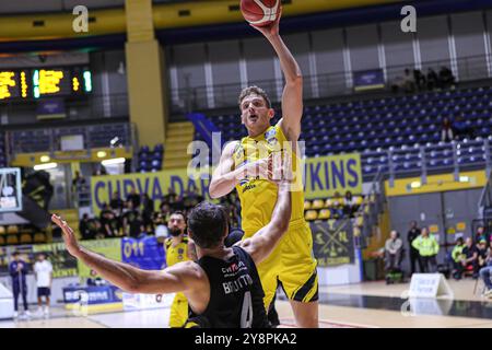 #34 Maximiliam Ladurner (Reale Mutua basket Torino) lors du Reale Mutua Torino vs APU Udine, match italien de basket-ball Serie A2 hommes à Turin, Italie, le 06 octobre 2024 Banque D'Images