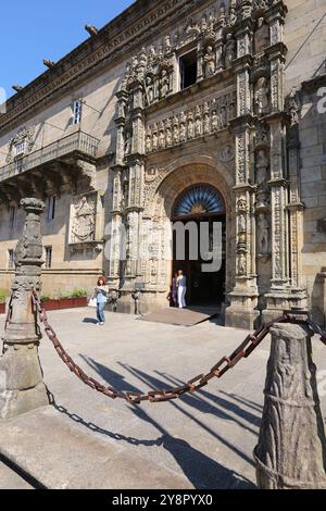 Parador, l'Hostal dos Reis Católicos, Praza do Obradoiro, Santiago de Compostela, province de La Corogne, Galice, Espagne. Banque D'Images