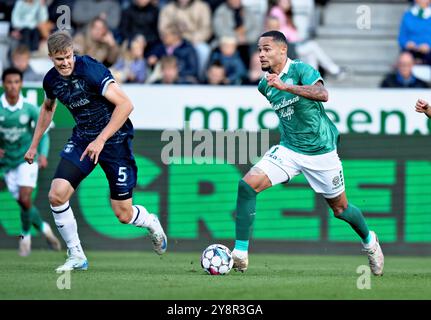 Viborg, Danemark. 06 octobre 2024. Renato Junior de Viborg et Frederik Tingager d'AGF dans le match de super ligue entre Viborg FF et AGF à Energi Viborg Arena, dimanche 6 octobre 2024. (Photo : Henning Bagger /Ritzau Scanpix) crédit : Ritzau/Alamy Live News Banque D'Images