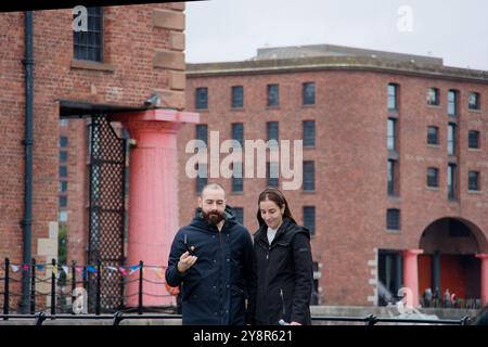 Touristes dans le centre-ville de Liverpool, Royaume-Uni Banque D'Images