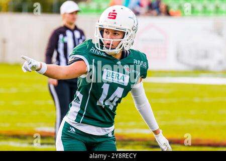 Schwaebisch Hall Allemagne. 06 octobre, 2024Ligue allemande de football, Damenbundesliga, Ladies Bowl, Stuttgart Scorpion Sisters - Schwäbisch Hall Unicorns dans l'Optima à Schwaebisch Hall Allemagne le 06.Okt. 2024, Schwaebisch Hall Unicorns Women/ Mia Scharpf # 14 . Banque D'Images