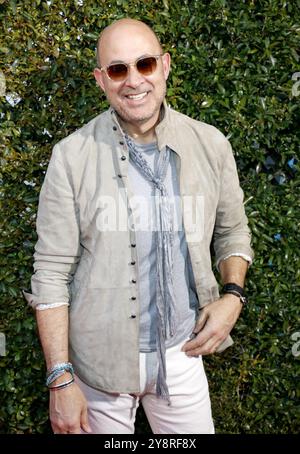 John Varvatos au 13e bénéfice annuel de la Maison Stuart John Varvatos tenu au John Varvatos à West Hollywood, Etats-Unis, le 17 avril 2016. Banque D'Images