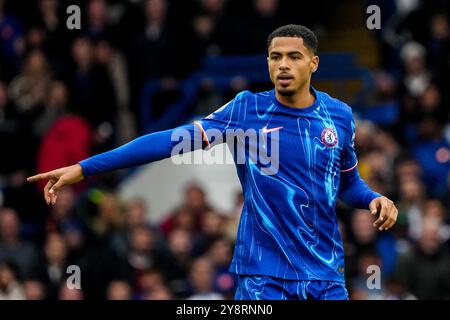 Londres, Royaume-Uni. 06 octobre 2024. LONDRES, ANGLETERRE - 6 OCTOBRE : Levi Colwill du Chelsea FC fait des gestes lors du match de premier League entre le Chelsea FC et le Nottingham Forest FC à Stamford Bridge le 6 octobre 2024 à Londres, Angleterre. (Photo de René Nijhuis/MB médias) crédit : MB Media solutions/Alamy Live News Banque D'Images