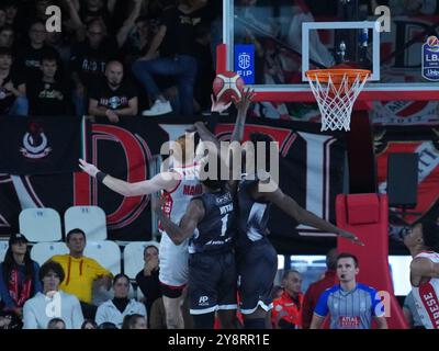 Varèse, Ita. 06 octobre 2024. Niccolò Mannion Openjobmetis Varese lors du match de championnat LBA Italie opposant Openjobmetis Varese à Bertram Derthona Tortona, à Varèse, Italie, le 5 octobre 2024 (photo de Fabio Averna/Sipa USA) crédit : Sipa USA/Alamy Live News Banque D'Images