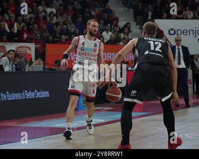 Varèse, Ita. 06 octobre 2024. Niccolò Mannion Openjobmetis Varese lors du match de championnat LBA Italie opposant Openjobmetis Varese à Bertram Derthona Tortona, à Varèse, Italie, le 5 octobre 2024 (photo de Fabio Averna/Sipa USA) crédit : Sipa USA/Alamy Live News Banque D'Images