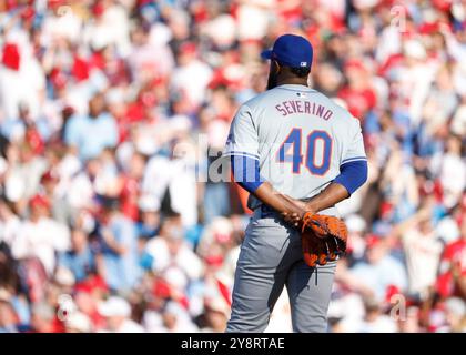 Philadelphie, États-Unis. 06 octobre 2024. Luis Severino, lanceur débutant des New York mets, se prépare à affronter les Phillies de Philadelphie dans la première manche du deuxième match de la MLB NLDS au Citizens Bank Park à Philadelphie, en Pennsylvanie, le dimanche 6 octobre 2024. Photo de Laurence Kesterson/UPI crédit : UPI/Alamy Live News Banque D'Images