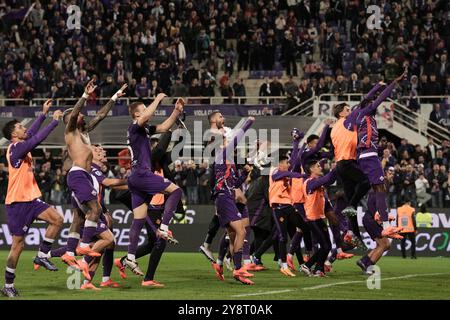 Firenze, Italie. 06 octobre 2024. Les joueurs de Fiorentina célèbrent la victoire à la fin du match de Serie A Enilive 2024/2025 entre Fiorentina et Milan - Serie A Enilive au stade Artemio franchi - Sport, Football - Florence, Italie - dimanche 6 octobre 2024 (photo Massimo Paolone/LaPresse) crédit : LaPresse/Alamy Live News Banque D'Images