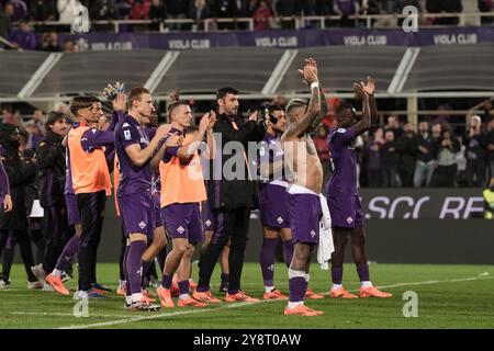 Firenze, Italie. 06 octobre 2024. Les joueurs de Fiorentina célèbrent la victoire à la fin du match de Serie A Enilive 2024/2025 entre Fiorentina et Milan - Serie A Enilive au stade Artemio franchi - Sport, Football - Florence, Italie - dimanche 6 octobre 2024 (photo Massimo Paolone/LaPresse) crédit : LaPresse/Alamy Live News Banque D'Images