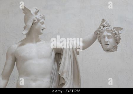 Possagno, Italie, juin 2022 : statue de Persée avec Méduse, nommée Perseo Trionfante, par Antonio Canova, 1801, Europe Banque D'Images