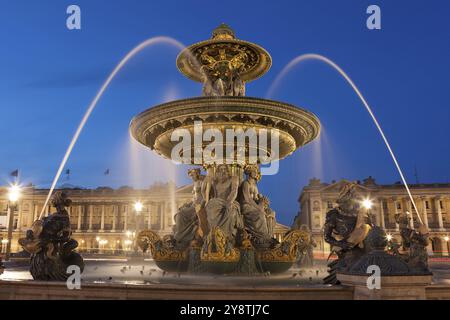 Fontaine des fleuves, place de la Concorde, Paris, Ile de France, France, Europe Banque D'Images