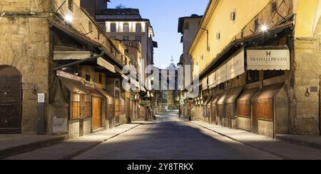 Florence, Italie, vers juillet 2021. Veilleuse sur Ponte Vecchio, Vieux Pont, Europe Banque D'Images