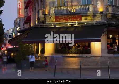 Rue de Reims, Marne, Champagne-Ardenne, France, Europe Banque D'Images