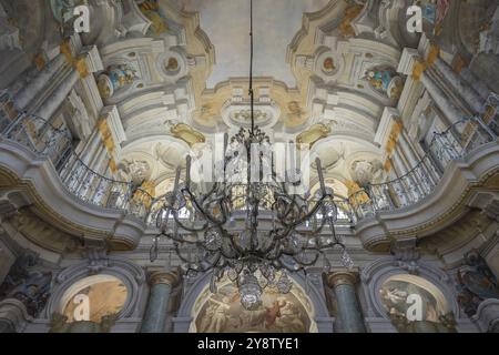 Turin, Italie, juin 2022 : intérieur de luxe baroque avec marbre du Palais de la Reine, Villa della Regina, Europe Banque D'Images