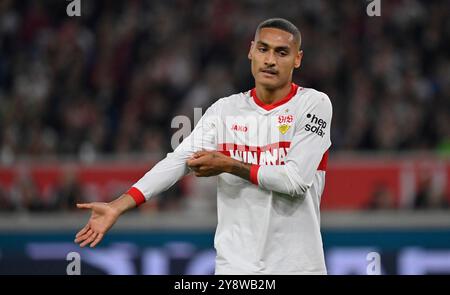 Stuttgart, Allemagne. 06 octobre 2024. Enzo Millot VfB Stuttgart (08) Gestik geste nachdenklich VfB Stuttgart vs TSG 1899 Hoffenheim 06.10.2024 LA RÉGLEMENTATION DFL INTERDIT TOUTE UTILISATION DE PHOTOGRAPHIES COMME SÉQUENCES D'IMAGES ET/OU QUASI-VIDÉO/dpa/Alamy Live News Banque D'Images