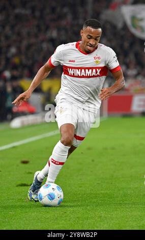 Stuttgart, Allemagne. 06 octobre 2024. Jamie Leweling VfB Stuttgart (18) Aktion am Ball VfB Stuttgart vs TSG 1899 Hoffenheim 06.10.2024 LA RÉGLEMENTATION DFL INTERDIT TOUTE UTILISATION DE PHOTOGRAPHIES COMME SÉQUENCES D'IMAGES ET/OU QUASI-VIDÉO/dpa/Alamy Live News Banque D'Images