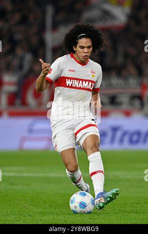 Stuttgart, Allemagne. 06 octobre 2024. Anrie Chase VfB Stuttgart (45) Aktion am Ball VfB Stuttgart vs TSG 1899 Hoffenheim 06.10.2024 LA RÉGLEMENTATION DFL INTERDIT TOUTE UTILISATION DE PHOTOGRAPHIES COMME SÉQUENCES D'IMAGES ET/OU QUASI-VIDÉO/dpa/Alamy Live News Banque D'Images