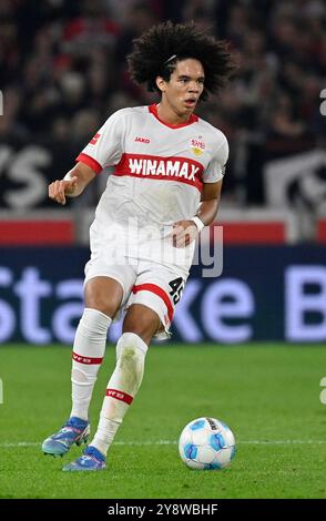 Stuttgart, Allemagne. 06 octobre 2024. Anrie Chase VfB Stuttgart (45) Aktion am Ball VfB Stuttgart vs TSG 1899 Hoffenheim 06.10.2024 LA RÉGLEMENTATION DFL INTERDIT TOUTE UTILISATION DE PHOTOGRAPHIES COMME SÉQUENCES D'IMAGES ET/OU QUASI-VIDÉO/dpa/Alamy Live News Banque D'Images