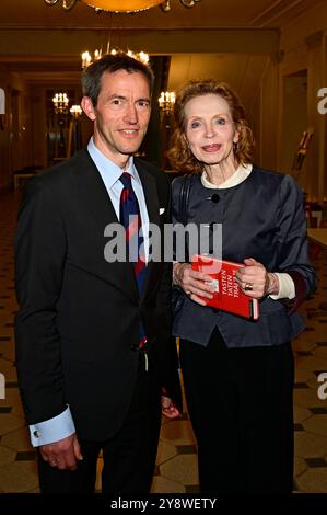 Philip Kiril Prinz von Preußen und Sibylle Prinzessin von Preußen BEI der Gala der Europäischen Kulturwerkstatt EKW Ein lied geht um die Welt und der Verleihung des Prinz von Preußen Preises 2024 an Armin Mueller-Stahl im Konzerthaus am Gendarmenmarkt. Berlin, 06.10.2024 *** Philip Kiril Prince de Prusse et Sibylle Princesse de Prusse au gala de l'Atelier culturel européen EKW Ein Lied geht um die Welt et remise du Prix Prince de Prusse 2024 à Armin Mueller Stahl au Konzerthaus am Gendarmenmarkt Berlin, 06 10 2024 Foto:XM.xWehnertx/xFuturexImagex gala konzerthaus 414 Banque D'Images