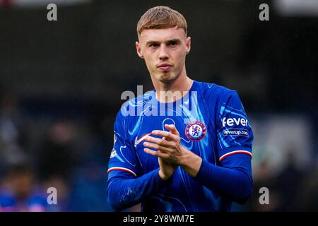 LONDRES, ANGLETERRE - 6 OCTOBRE : Cole Palmer du Chelsea FC applaudit lors du match de premier League entre le Chelsea FC et le Nottingham Forest FC à Stamford Bridge le 6 octobre 2024 à Londres, Angleterre. (Photo de Rene Nijhuis/MB médias) Banque D'Images