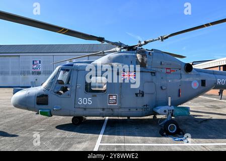 Royal Navy Westland Lynx HAS3S ZD254 exposé au HMS Sultan. Septembre 2024. Banque D'Images