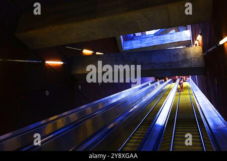 Budapest, U Bahn, U Bahnstation, Verkehr, Budapest, métro, métro, Budapest, U Bahn, métro, transport, U Bahnhof oder moderne Architektur, Banque D'Images