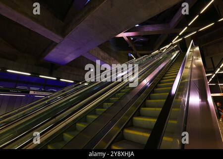 Budapest, U Bahn, U Bahnstation, Verkehr, Budapest, métro, métro, Budapest, U Bahn, métro, transport, U Bahnhof oder moderne Architektur, Banque D'Images