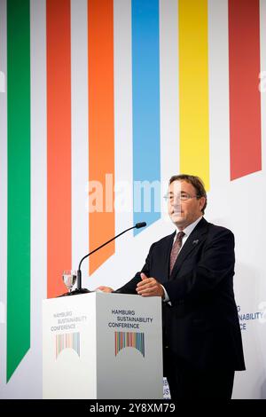 Achim Steiner, Leiter des un-Entwicklungsprogramms, aufgenommen im Rahmen seiner Teilnahme BEI der Hamburg Sustainability Conference. Photographié pour le compte de la Conférence sur le développement durable de Hambourg Hamburg Deutschland *** Achim Steiner, responsable du Programme des Nations Unies pour le développement, photographié lors de sa participation à la Conférence sur le développement durable de Hambourg photographié pour le compte de la Conférence sur le développement durable de Hambourg Allemagne Copyright : xphotothek/HSCx Banque D'Images