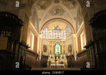 Montefiascone, Italie. Intérieur de la cathédrale de Montefiascone. Banque D'Images