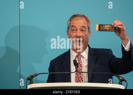 Londres, Angleterre, Royaume-Uni. 7 octobre 2024. Le leader NIGEL FARAGE lors de la conférence de presse de Reform UK sur la loi et l'ordre à Church House à Westminster, Londres. (Crédit image : © Thomas Krych/ZUMA Press Wire) USAGE ÉDITORIAL SEULEMENT! Non destiné à UN USAGE commercial ! Crédit : ZUMA Press, Inc/Alamy Live News Banque D'Images