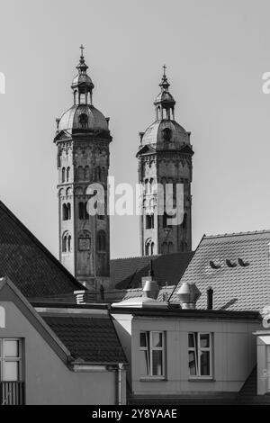 Cathédrale de Naumburg (Naumberger Dom) - une cathédrale de style roman et un site du patrimoine mondial de l'UNESCO, Naumburg (Saale), Saxe-Anhalt, Allemagne, Europe Banque D'Images