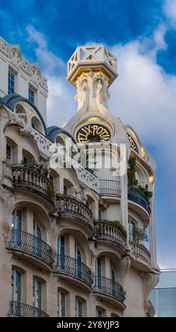 Paris, France - 10 05 2024 : ancienne marque Felix Potin, groupe d'épicerie disparu à la fin du XXe siècle Banque D'Images